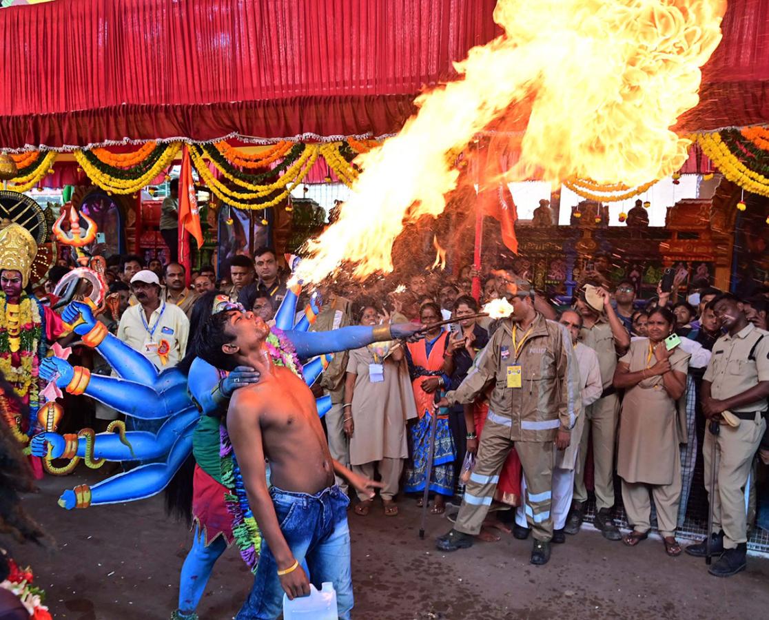 Secunderabad_20_20Ujjaini_20Mahankali_20Bonalu_20Photos_14.jpg 14