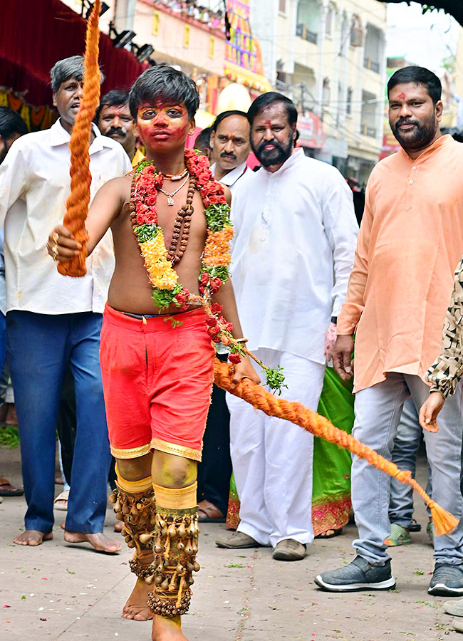 Secunderabad_20_20Ujjaini_20Mahankali_20Bonalu_20Photos_16.jpg 17