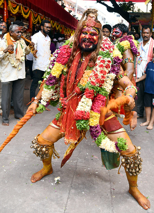 Secunderabad_20_20Ujjaini_20Mahankali_20Bonalu_20Photos_18.jpg 19