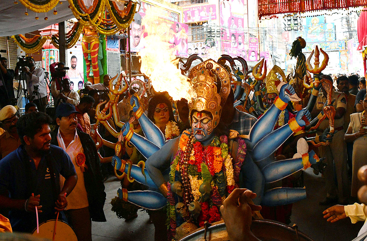Secunderabad_20_20Ujjaini_20Mahankali_20Bonalu_20Photos_23.jpg 24