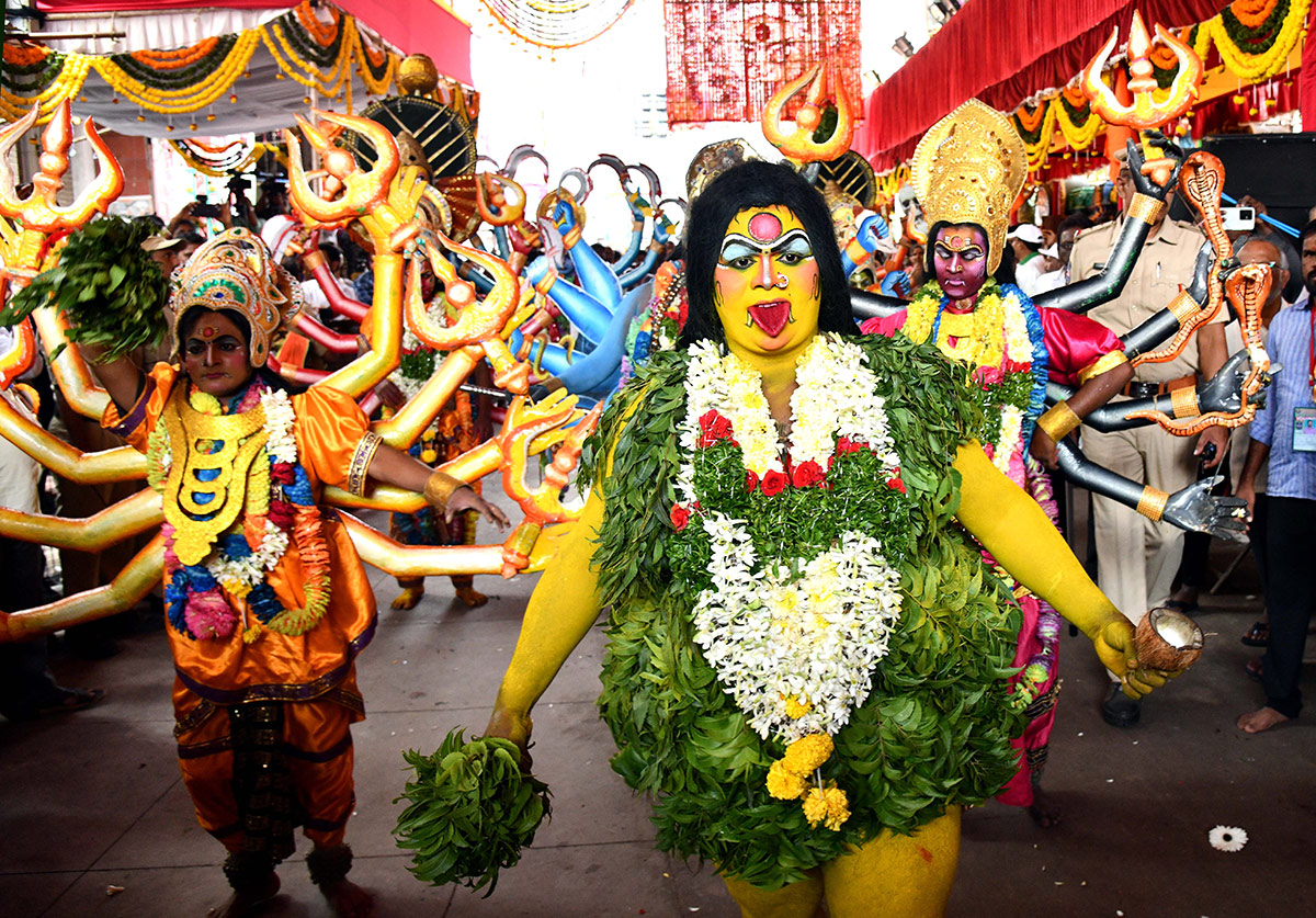 Secunderabad_20_20Ujjaini_20Mahankali_20Bonalu_20Photos_24.jpg 25