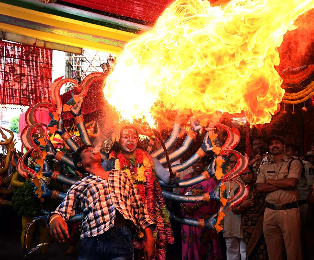 Secunderabad_20_20Ujjaini_20Mahankali_20Bonalu_20Photos_28.jpg 29
