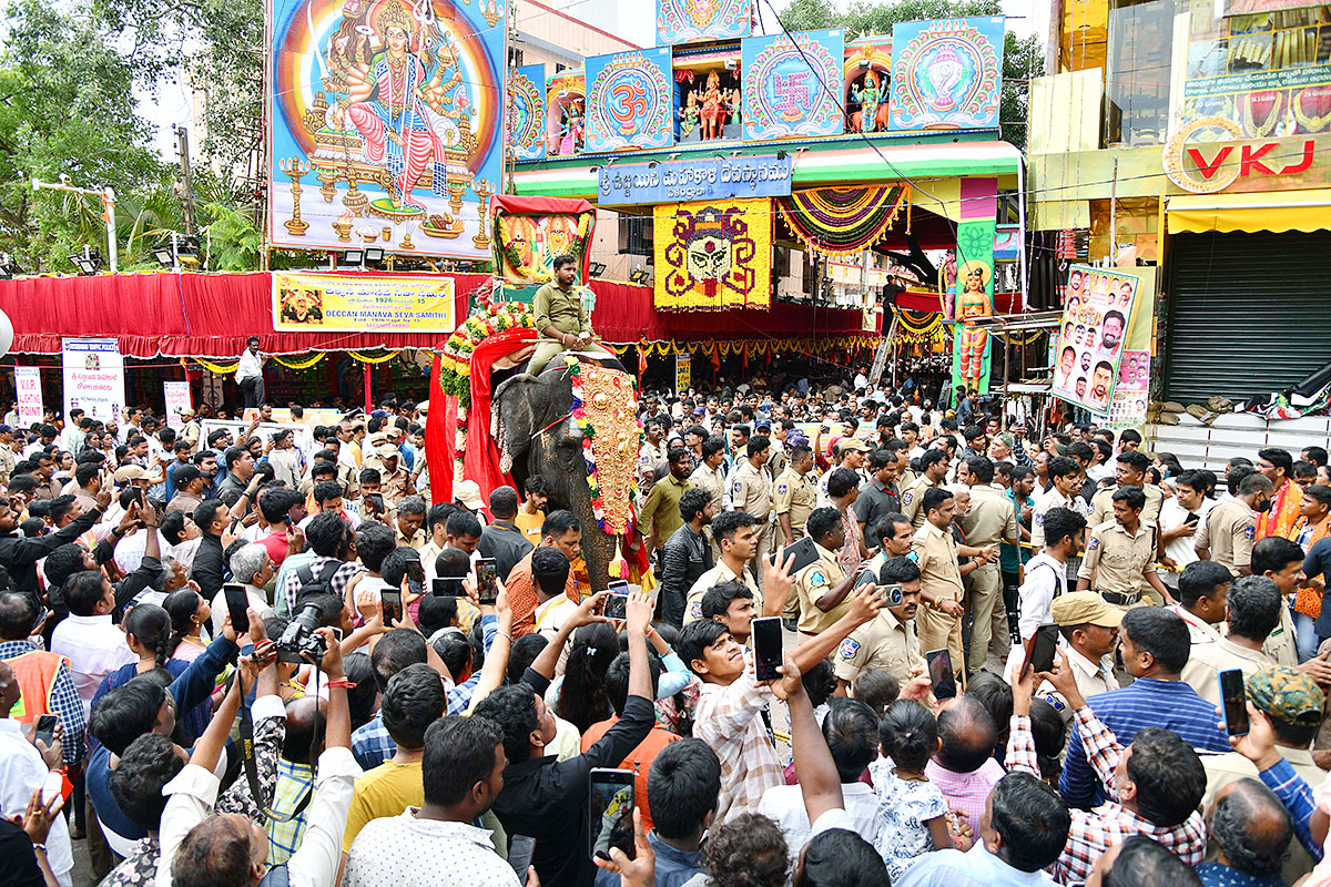Secunderabad_20_20Ujjaini_20Mahankali_20Bonalu_20Photos_31.jpg 32