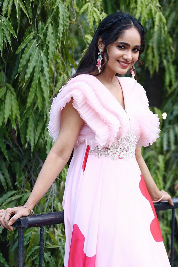 Tejaswini-Gowda-1_0.jpg 2