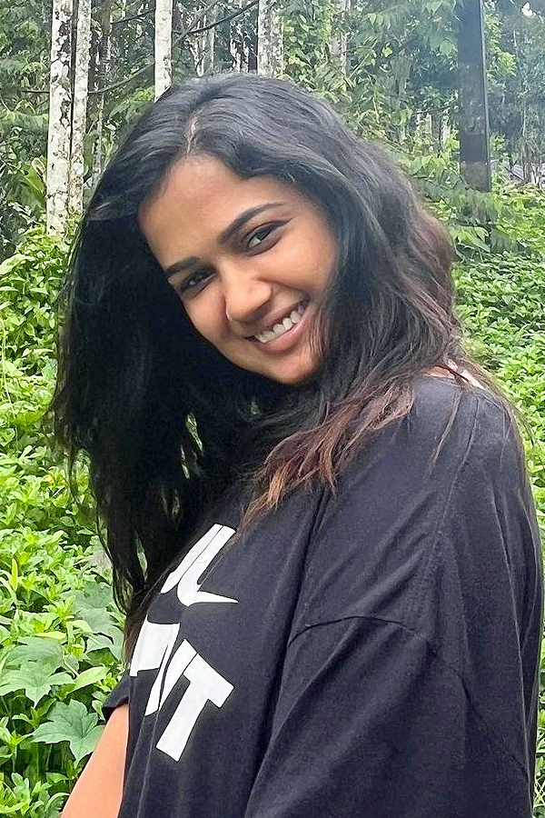 Ex-Bigg_20Boss_20contestant_20Ariyana_20Glory_20Latest_20Stills_20Trending_20In_20Social_20media_20Photos_20_2814_29.jpg 14