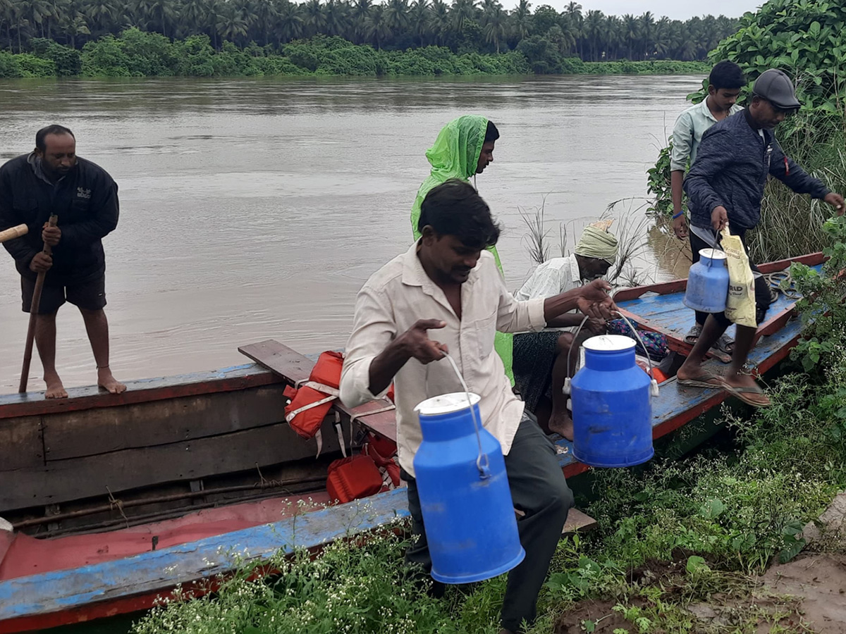 Heavy_20rains_20in_20konaseema_20districts_20photos_14.jpg 14