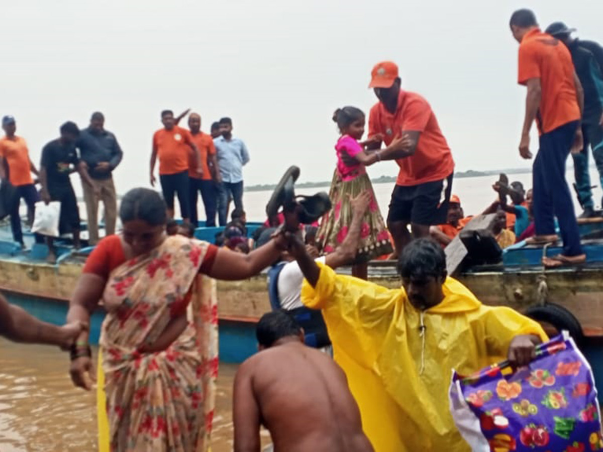 Heavy_20rains_20in_20konaseema_20districts_20photos_25.jpg 25
