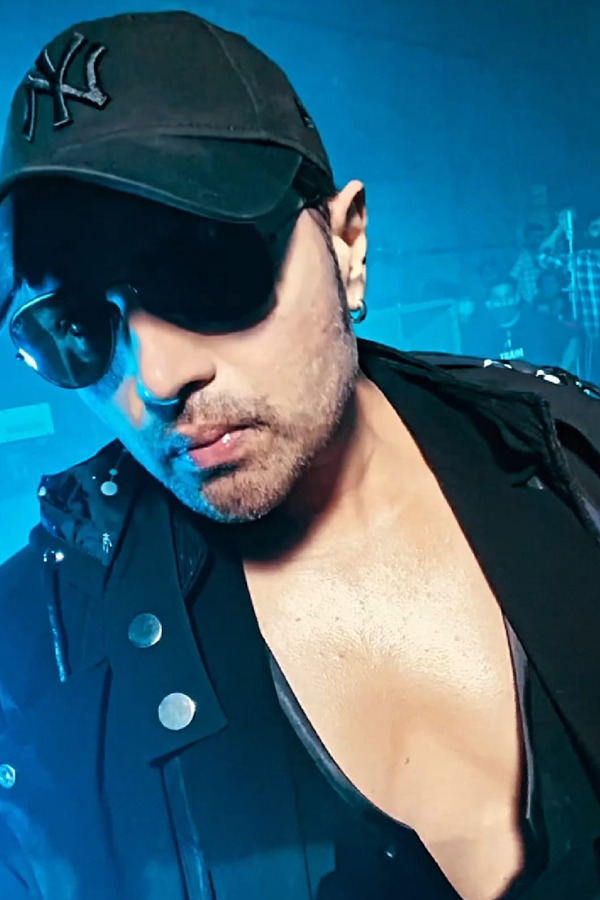 Himesh-Reshammiya-15.jpg 16