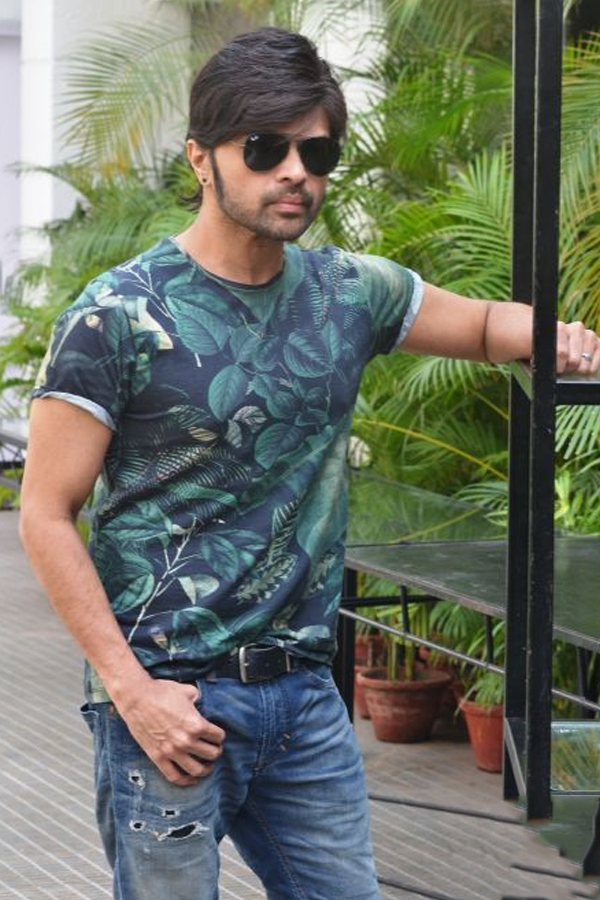 Himesh-Reshammiya-25.jpg 26