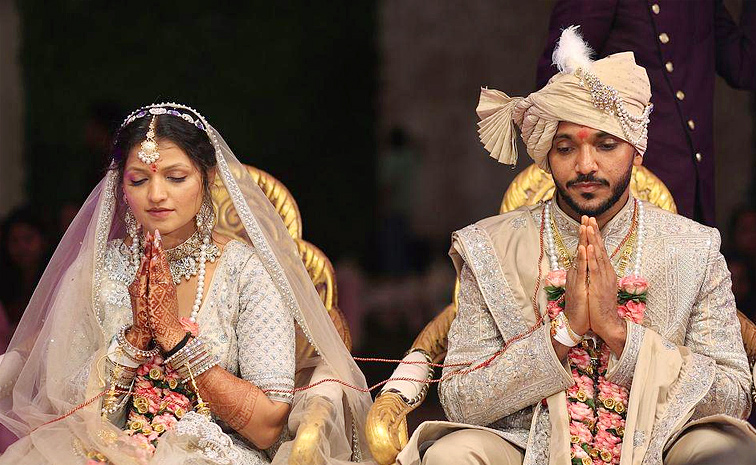 Indian_20cricketer_20Chetan_20Sakariya_20gets_20married_20Photos_20_281_29.jpg 1