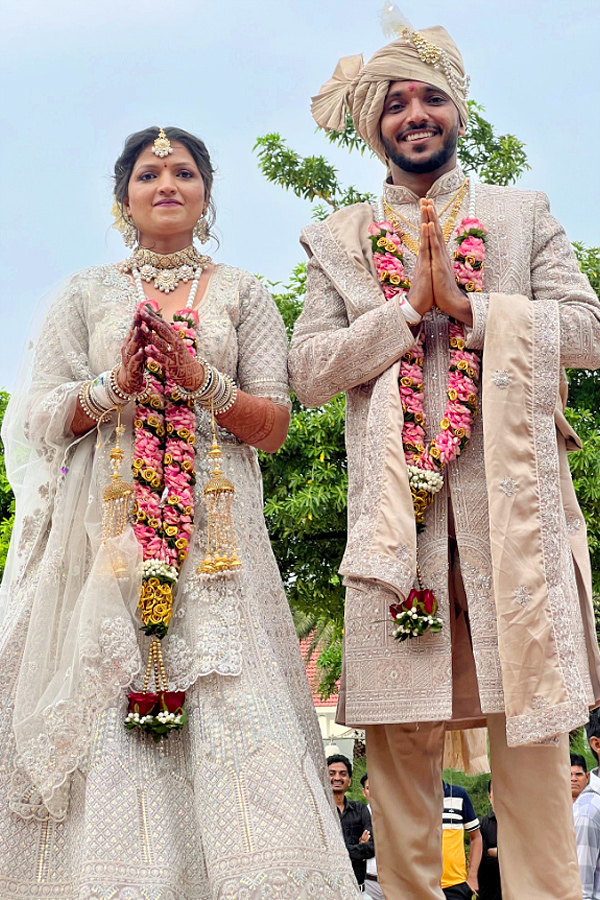 Indian_20cricketer_20Chetan_20Sakariya_20gets_20married_20Photos_20_284_29.jpg 4