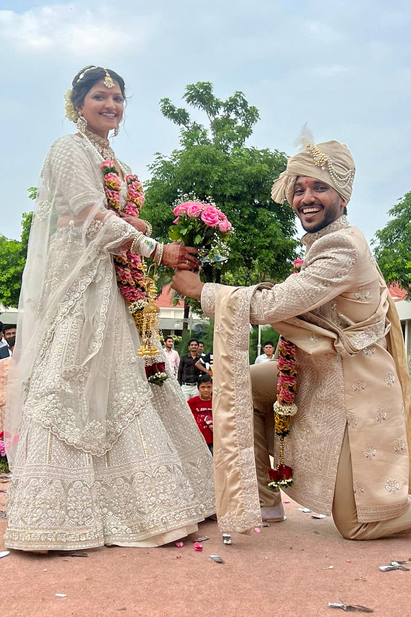 Indian_20cricketer_20Chetan_20Sakariya_20gets_20married_20Photos_20_285_29.jpg 5