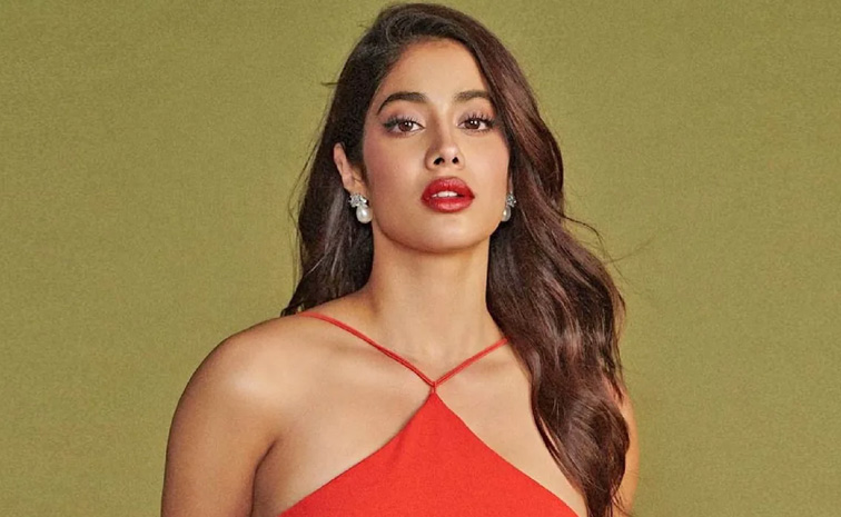 janhvi-kapoor-ulajh-gulshan.jpg