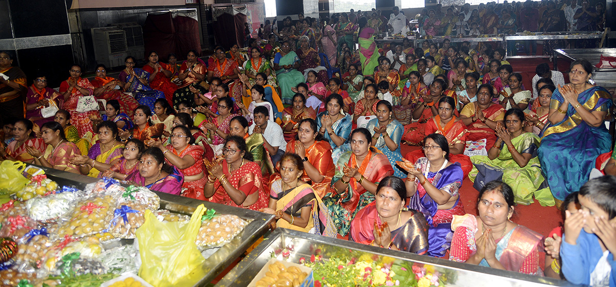 Ashadam_20Sare_20Fastival_20in_20Vijayawada_20Photos_11.jpg 11