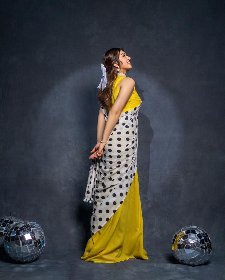 hansika-06.jpg 6