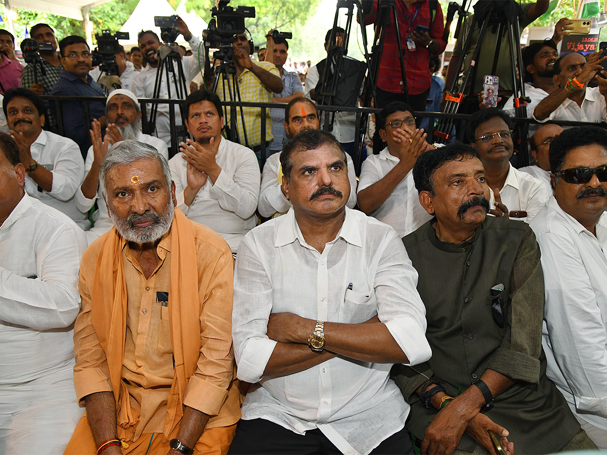 ys_20jagan_20mohan_20reddy_20darna_20at_20jantar_20mantar_20delhi_21.jpg 21