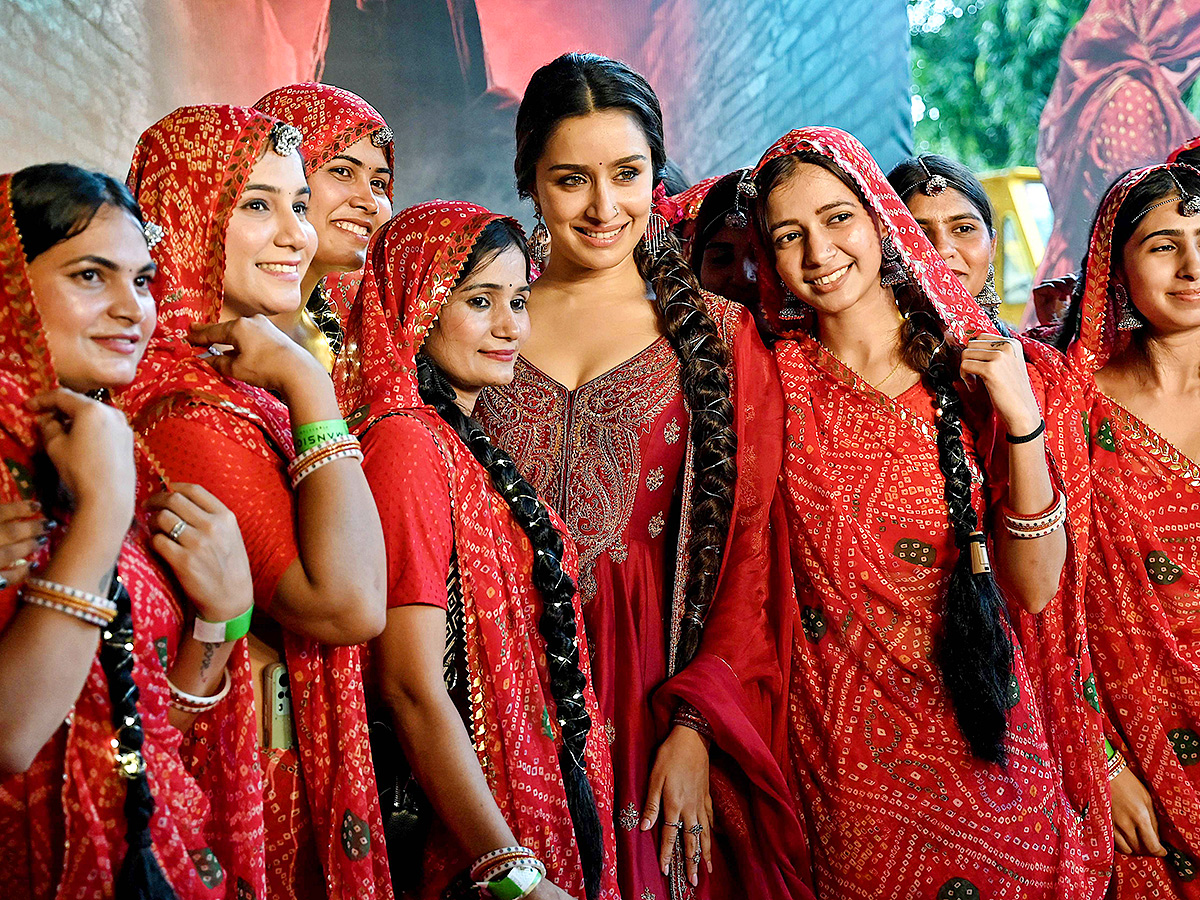 Actor_20Shraddha_20Kapoor_20first_20song_20launch_20of_20the_20film_20Stree_202_3.jpg 3
