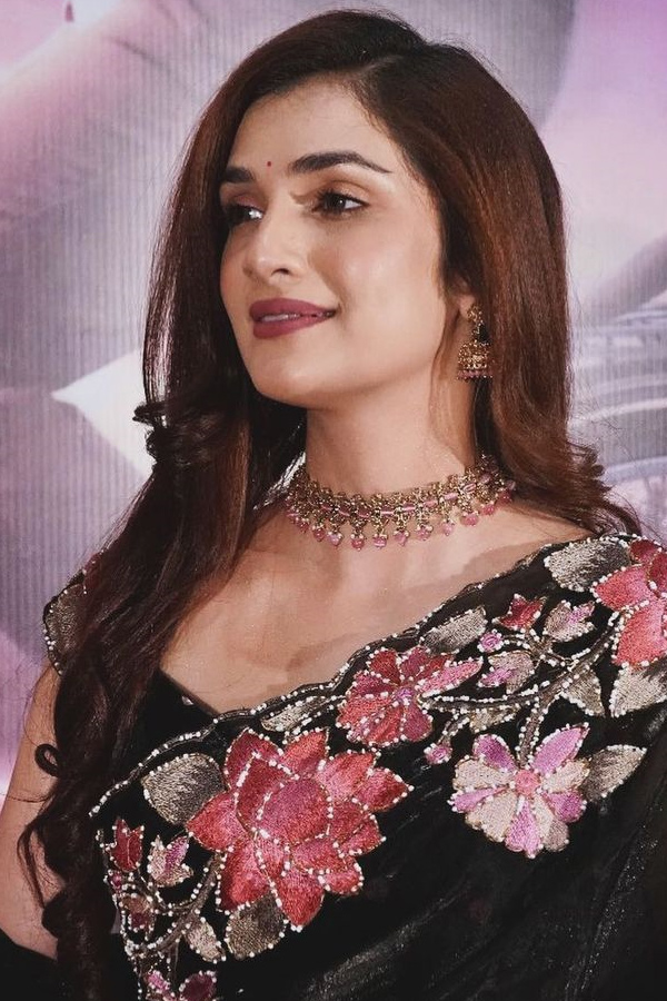 Hasini_20Sudhir_20Latest_20Stunning_20Photos_20_2813_29.jpg 7