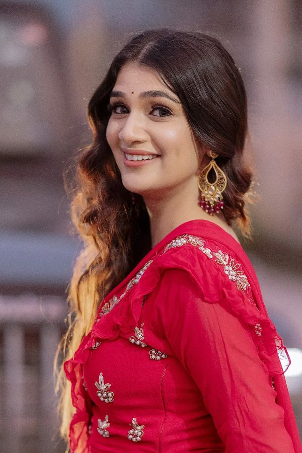Hasini_20Sudhir_20Latest_20Stunning_20Photos_20_286_29.jpg 13