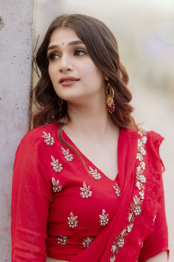 Hasini_20Sudhir_20Latest_20Stunning_20Photos_20_287_29.jpg 14