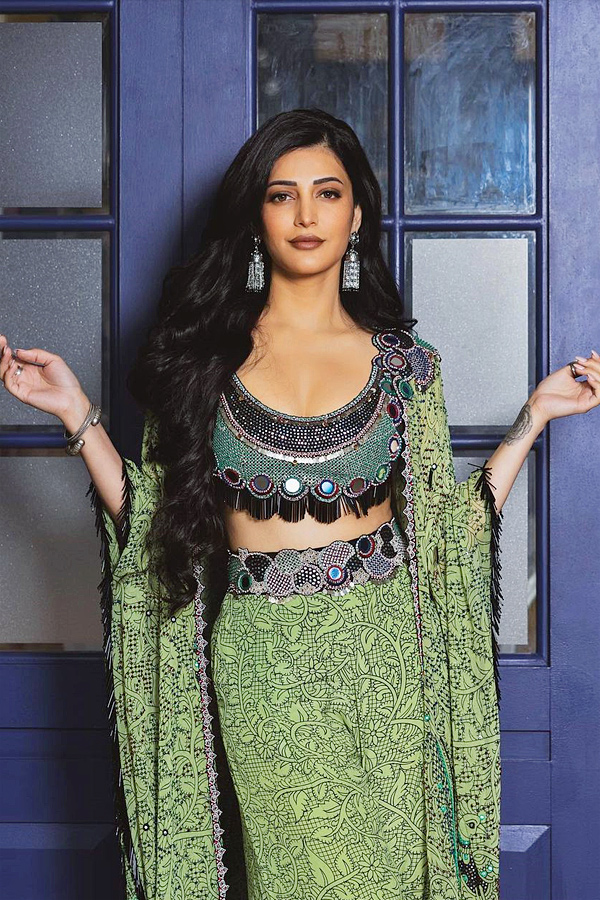 Interesting_20facts_20about_20Actress_20Shruti_20Hassan_20Photos_20_2812_29.jpg 13