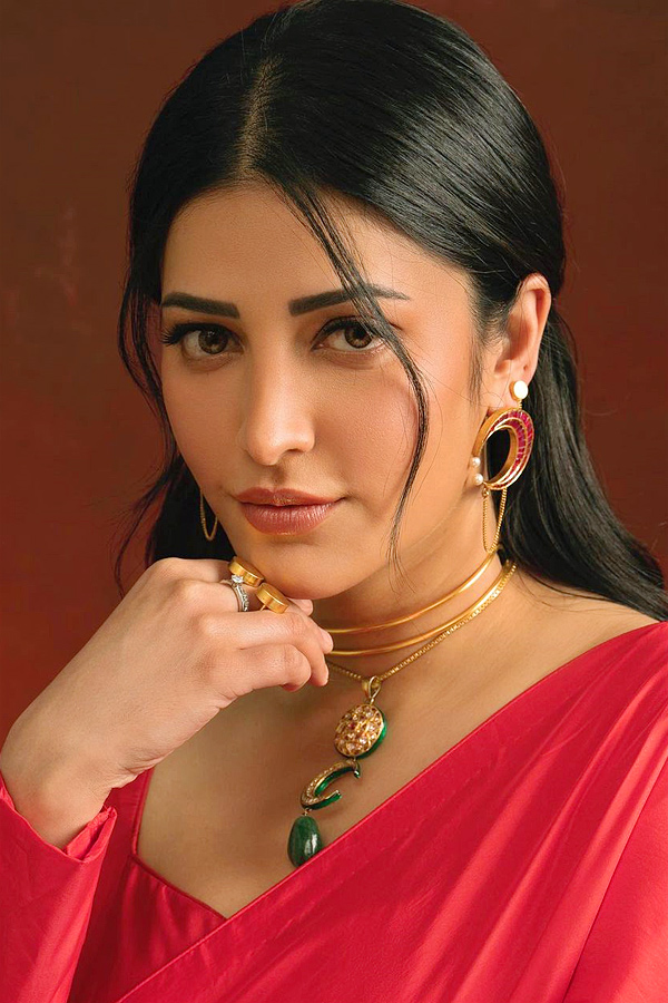 Interesting_20facts_20about_20Actress_20Shruti_20Hassan_20Photos_20_2826_29.jpg 27
