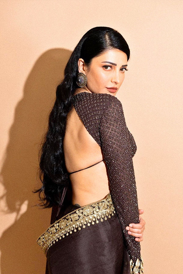 Interesting_20facts_20about_20Actress_20Shruti_20Hassan_20Photos_20_282_29.jpg 3