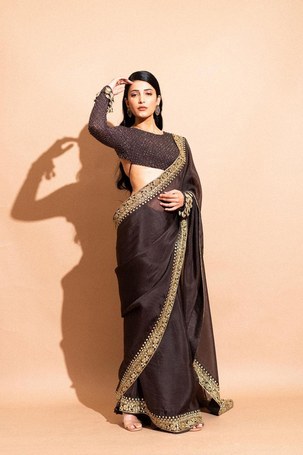 Interesting_20facts_20about_20Actress_20Shruti_20Hassan_20Photos_20_283_29.jpg 4