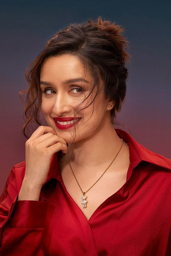 Shraddha_20Kapoor_stree2_20-2.jpg 3