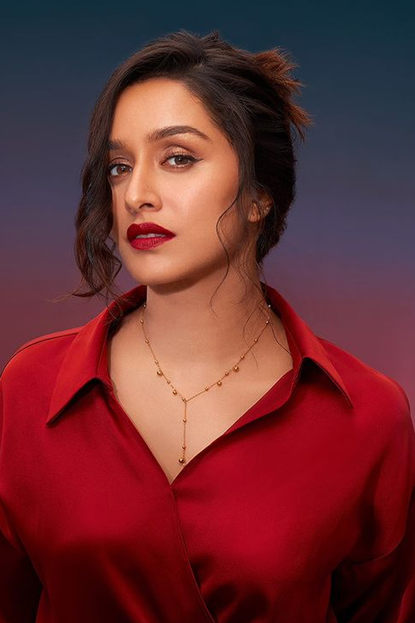 Shraddha_20Kapoor_stree2_20-3.jpg 4