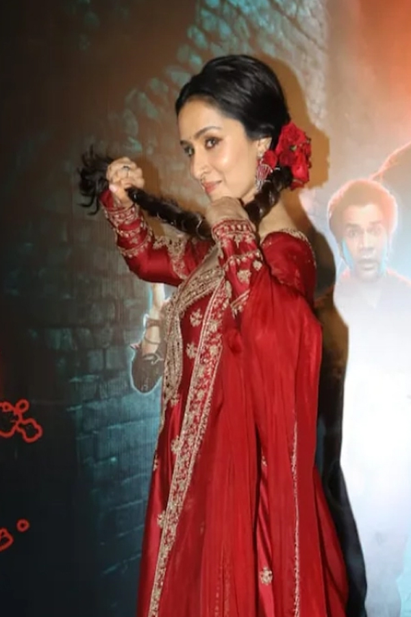 Shraddha_20Kapoor_stree2_20-5.jpg 6