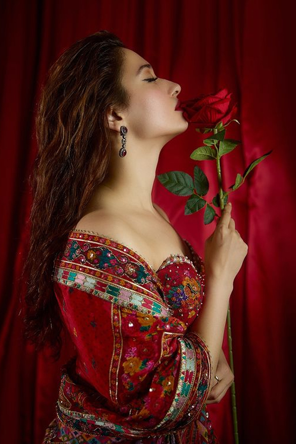 Tamannaah_20Bhatia-stree-2_20-4.jpg 9
