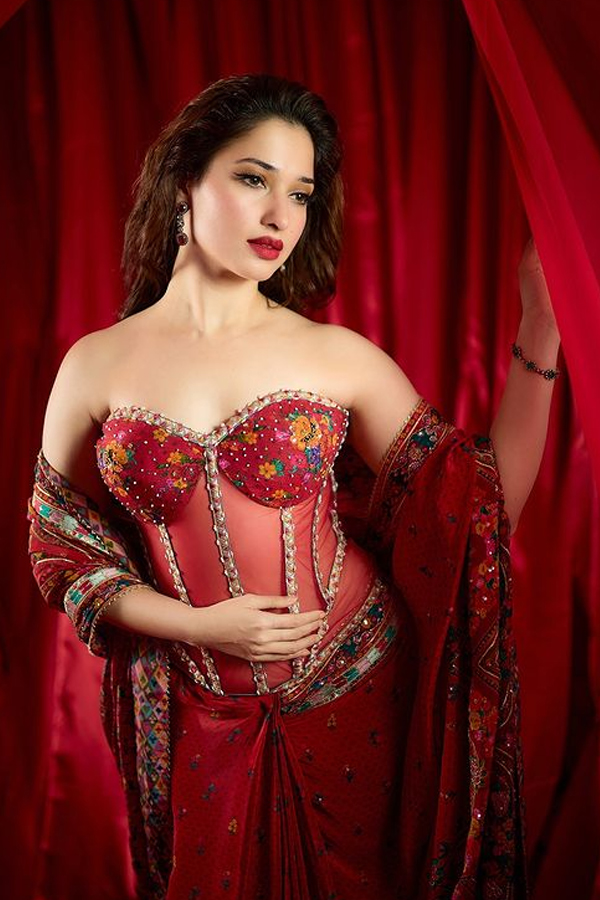 Tamannaah_20Bhatia-stree-2_20-6.jpg 11