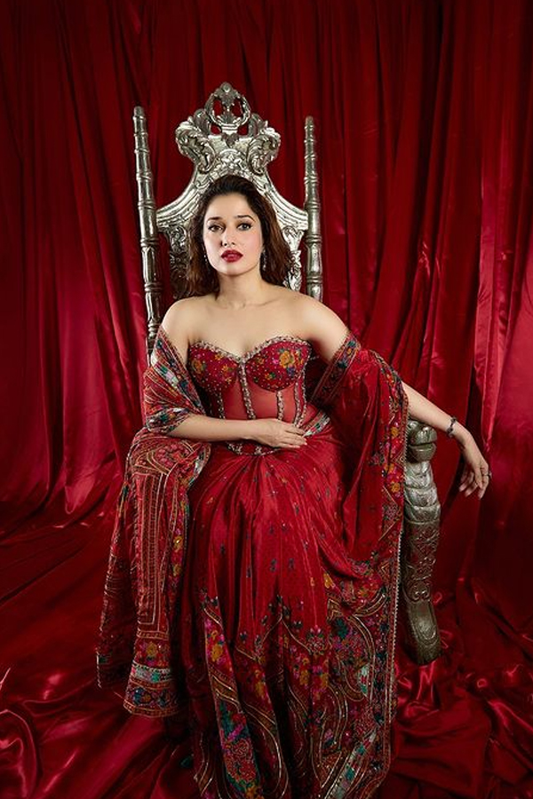 Tamannaah_20Bhatia-stree-3.jpg 14
