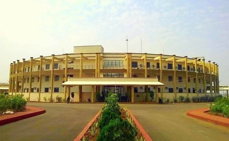 law-uni.jpg