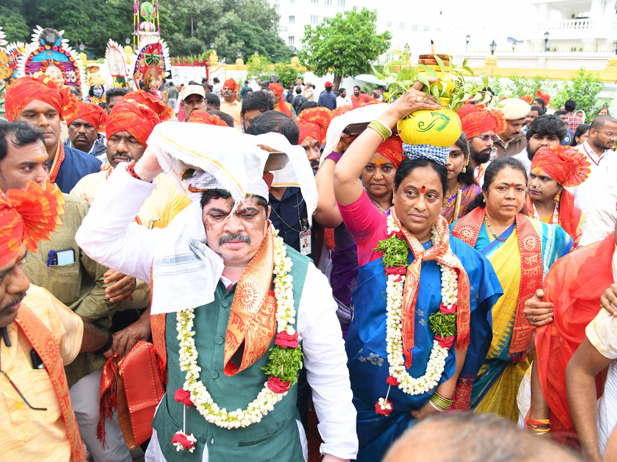 Bonalu_20Festival_20Celebrations_20Secretariat_20In_20Telangana_1.jpg 1