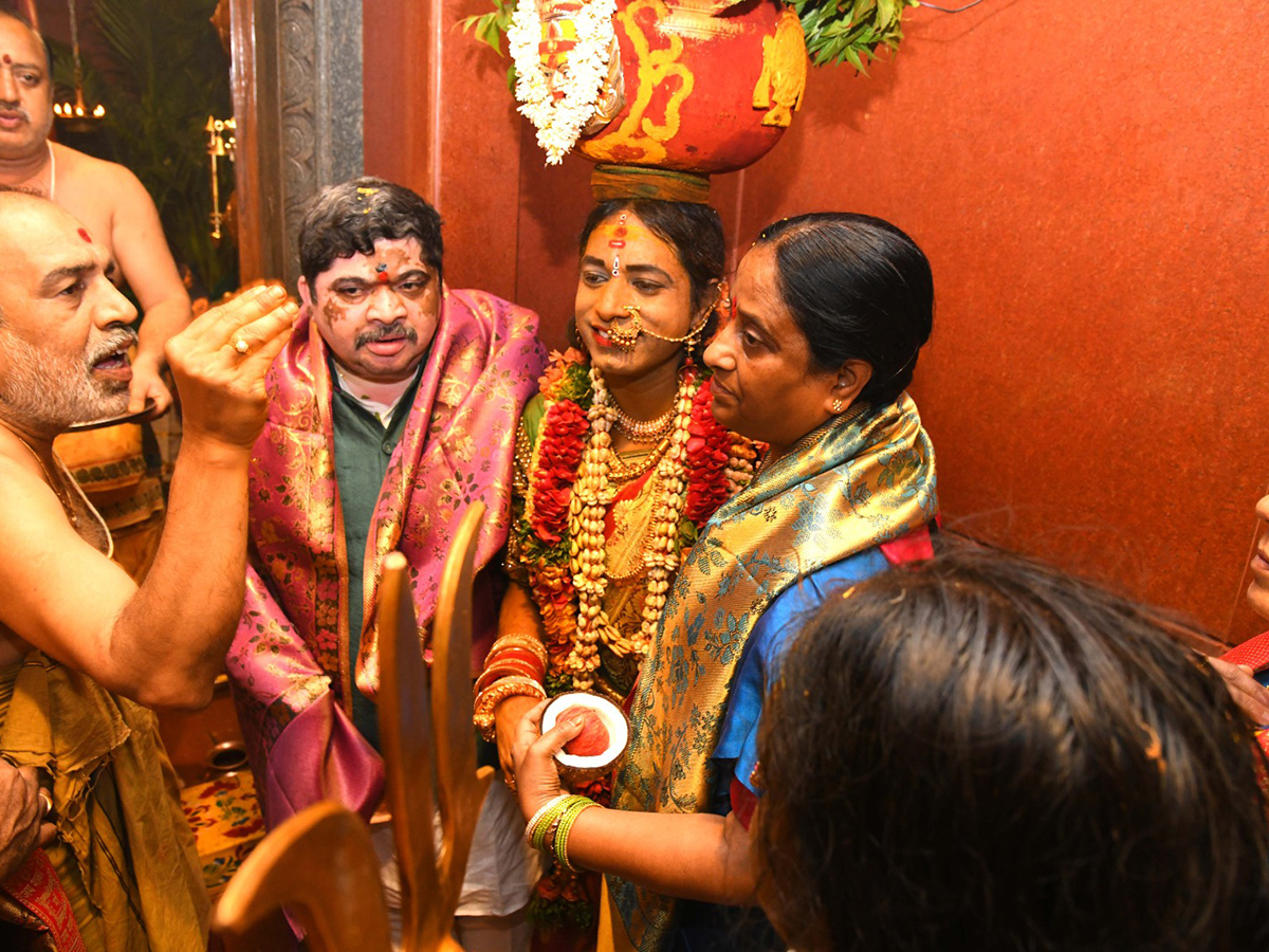 Bonalu_20Festival_20Celebrations_20Secretariat_20In_20Telangana_10.jpg 10