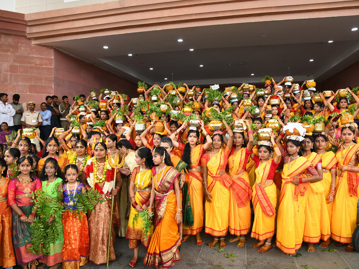 Bonalu_20Festival_20Celebrations_20Secretariat_20In_20Telangana_13.jpg 13