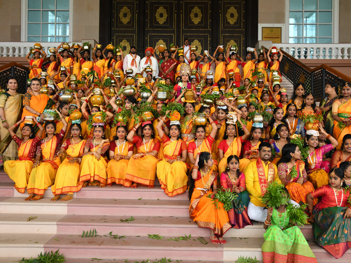 Bonalu_20Festival_20Celebrations_20Secretariat_20In_20Telangana_5.jpg 5