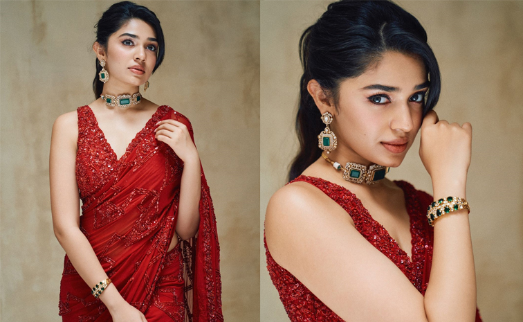 KrithiShetty-01.jpg 1