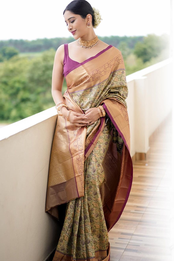Nabha-Natesh-3_0.jpg 4