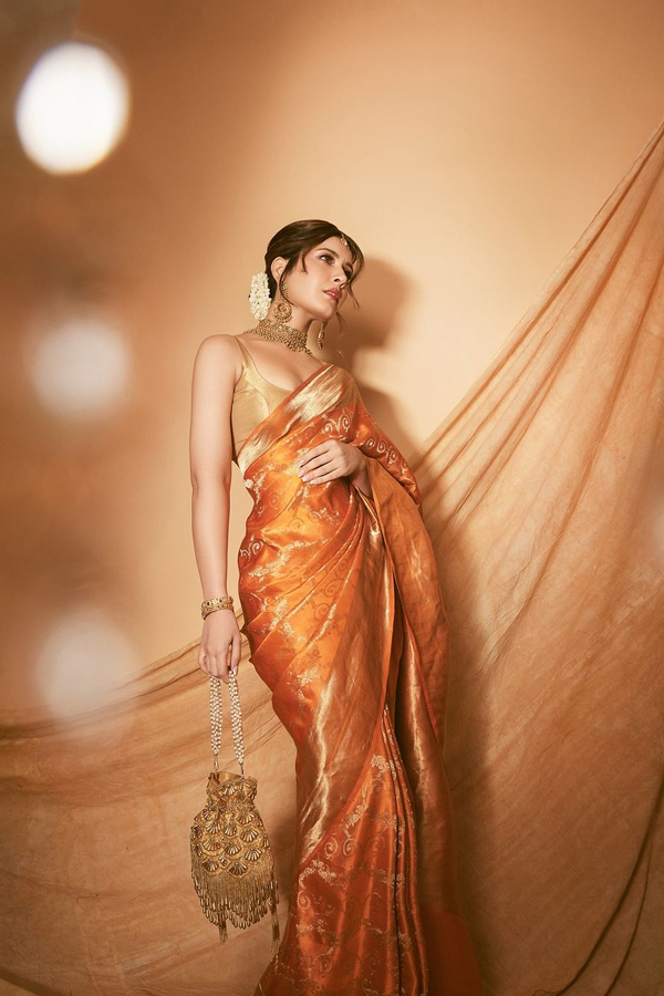 Raashii-Khanna-4.jpg 5