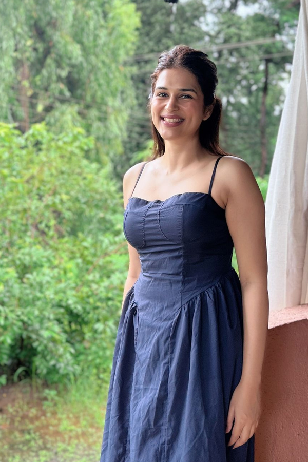 Shraddha-Das-2.jpg 3