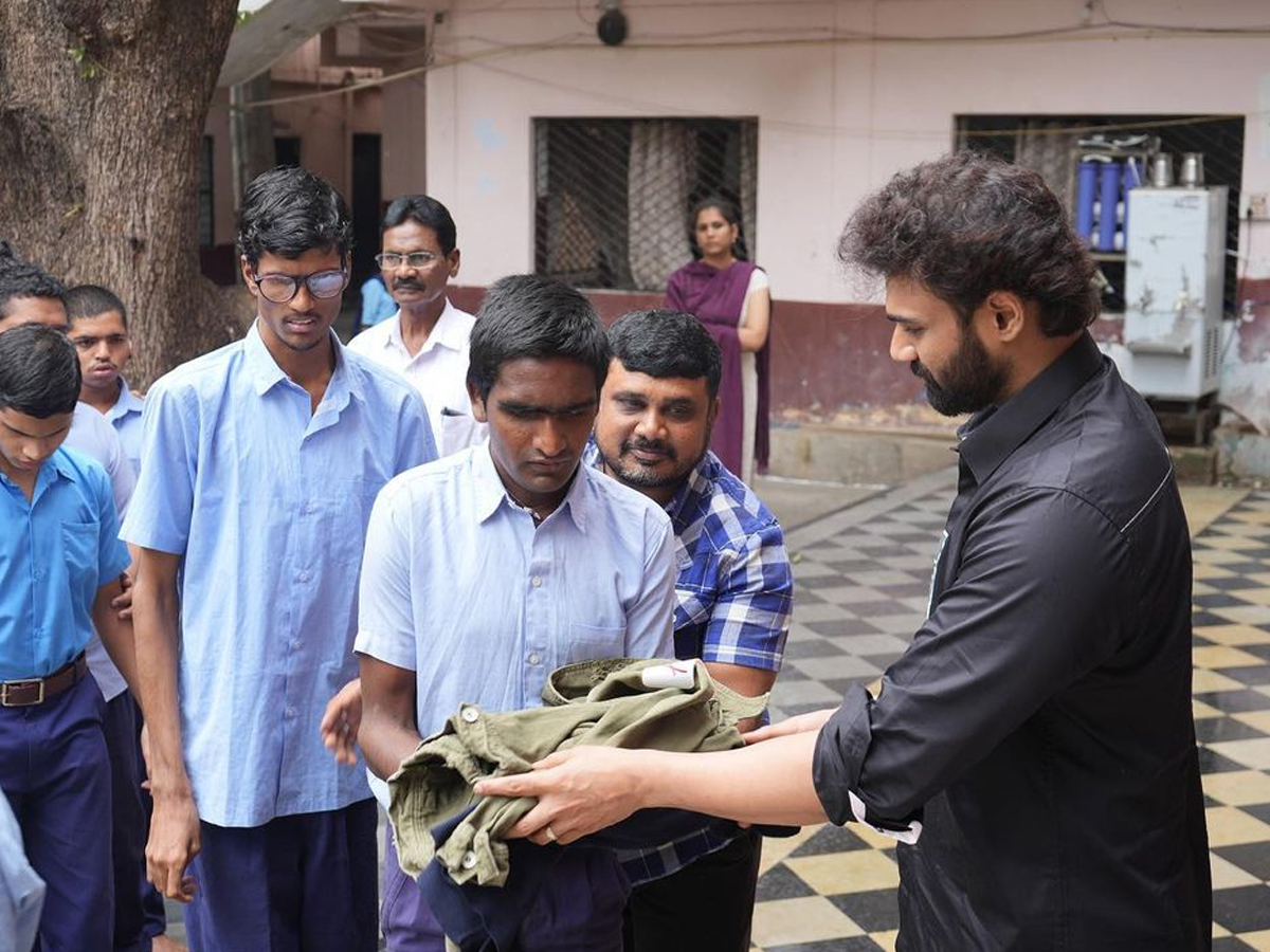 Sreenivas-Bellamkonda-2.jpg 3