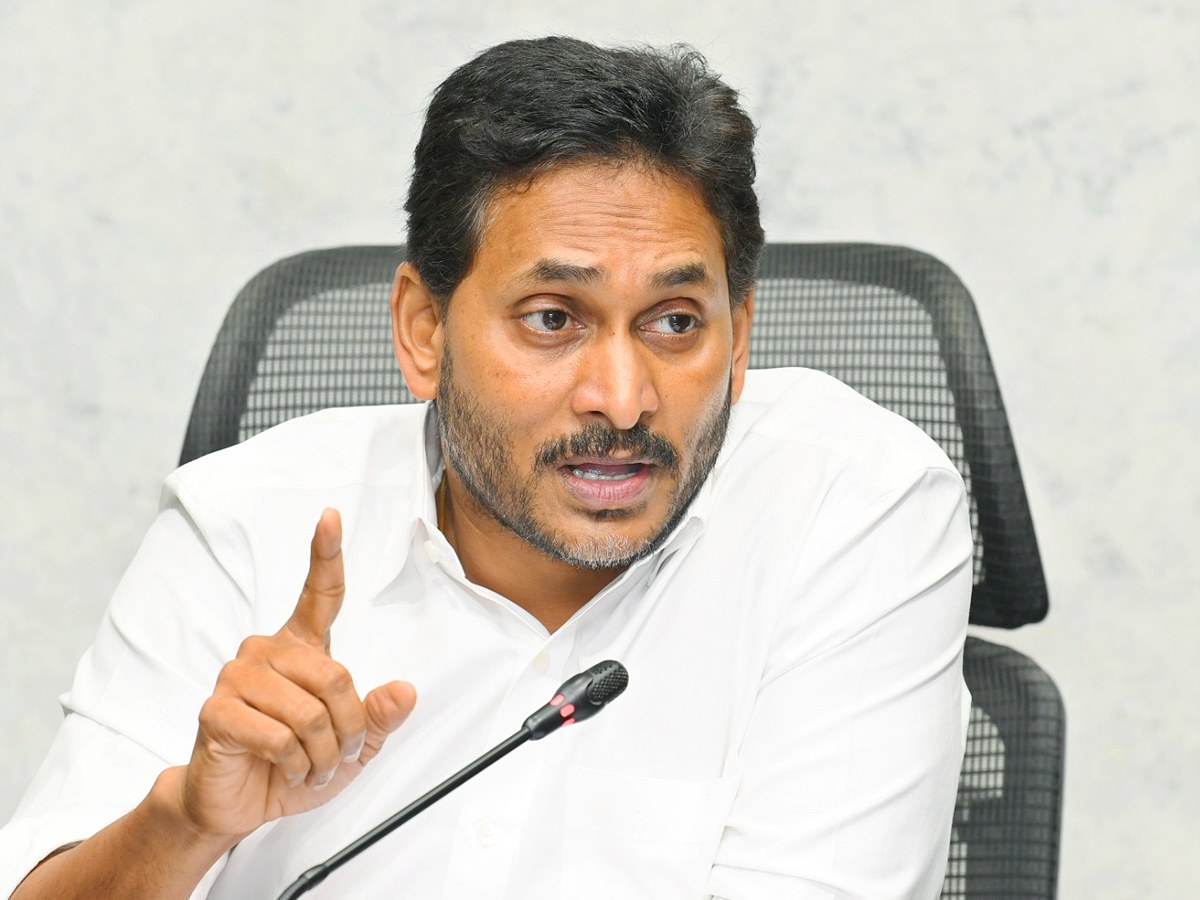 YS_20Jagan_20Mohan_20Reddy_20Press_20meet_20from_20his_20Camp_20Office_20At_20Tadepalli_20Photos_20_287_29.jpg 13