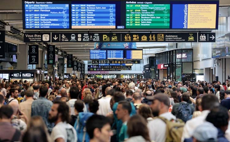 paris_20train.jpg