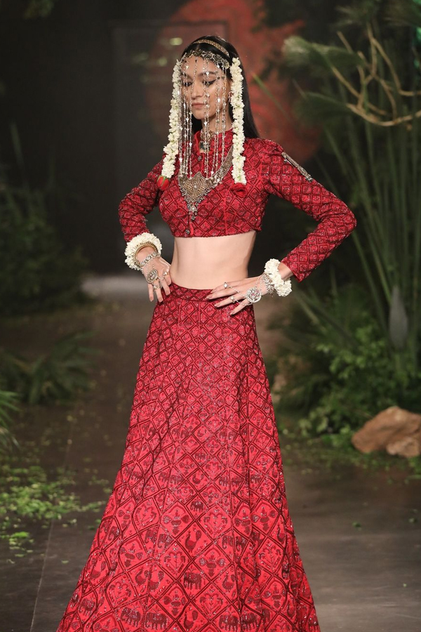 Hyundai-India-Couture-Week-2.jpg 3