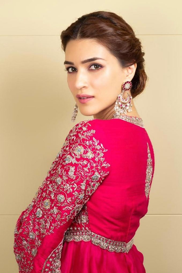 Kriti-Sanon-25.jpg 26