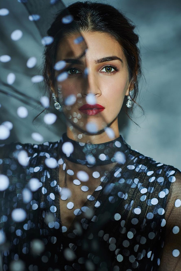 Kriti-Sanon-5.jpg 6