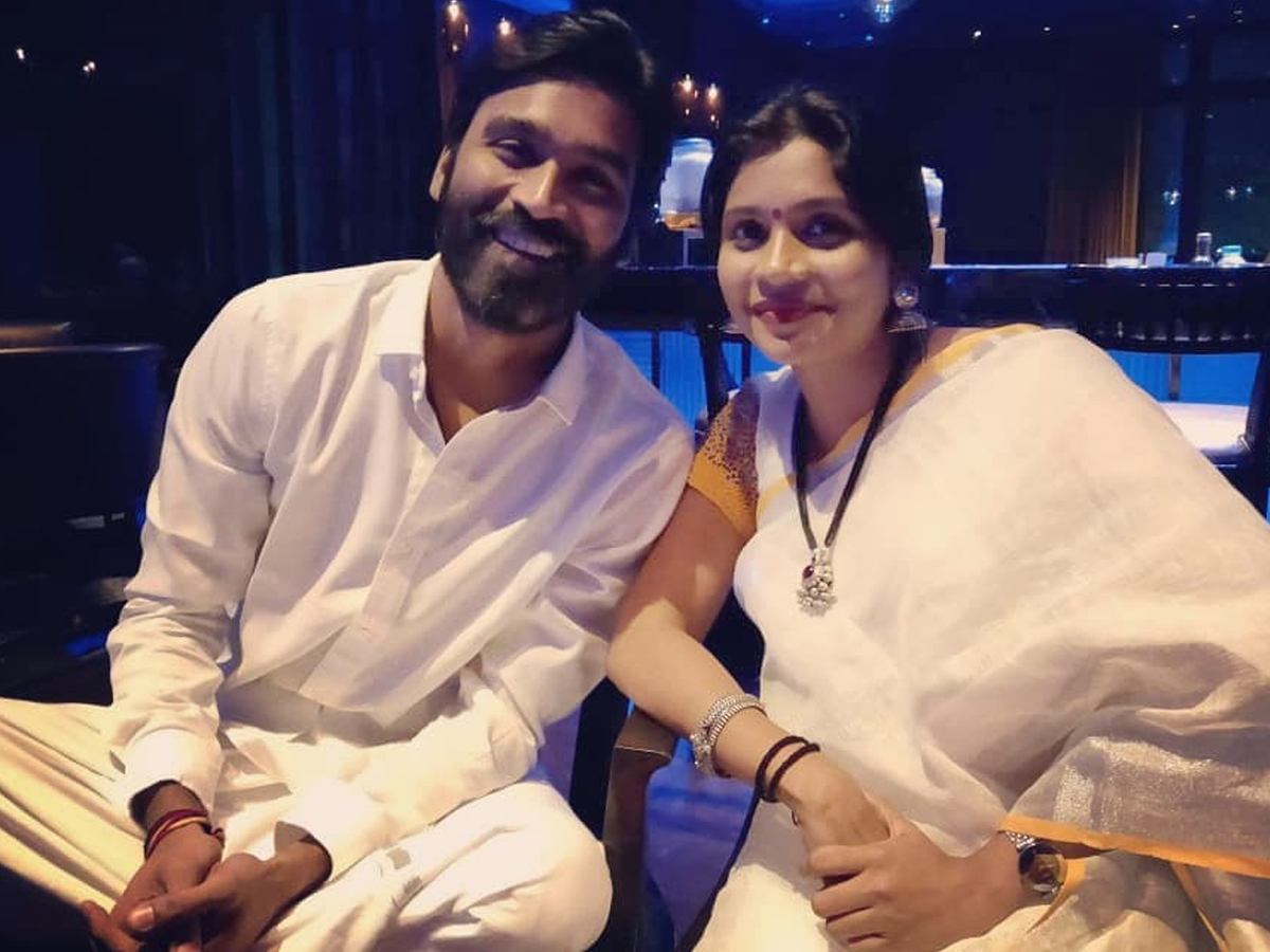 Dhanush-5_0.jpg 6